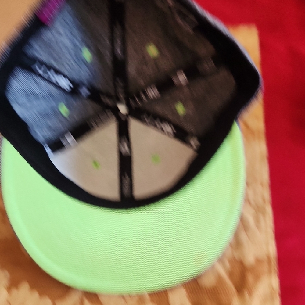 New Era Gray Cap Green Details Size 7 3/8 - Picture 5 of 10